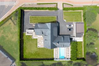 GROTE mooi gerenoveerde VILLA, op een commerciële ligging. Zwembad, wellness (sauna), mooi aangelegde omheinde tuin met buitenkeuken,...