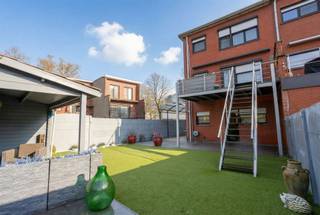 Semi-detached development with 3 full bedrooms in quiet bike street near Hoboken Polder.This well-kept semi-detached development is located in a...