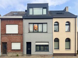 IntroductionSpacious family home in an excellent and green location in Blaasveld, near the Bel Air forest and the Het Broek nature reserve, and with...