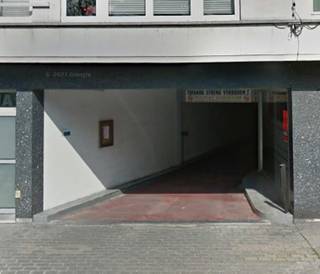 Staanplaats n°288 op 4de verdiepDe staanplaats is te betreden via Hendrik Serruyslaan 40, de uitgang is gelegen in de Aertshertoginnestraat 23...