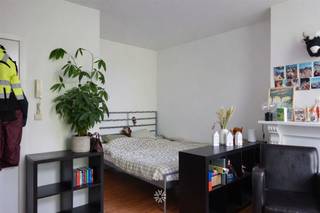 GENT - Struifstraat : Ben je op zoek naar een lichtrijke en gezellige studio te huur in centrum Gent? Lees dan snel even verder. De troeven in een...