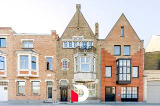 Ontdek deze uniek gelegen burgerwoning voorzien van tuitgevel met art-deco-inslag volgens ontwerp van architect Maurice Vermeersch. Gelegen langs...