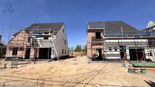 Ontdek dit prachtige pand in het pittoreske Deftinge, een unieke kans om uw droomwoning te bezitten. Deze charmante woning biedt maar liefst...