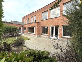 Bent u op zoek naar een interessante ontwikkelingssite in Sint-Niklaas?Deze projectgrond met een oppervlakte van 859 m², gelegen aan de...