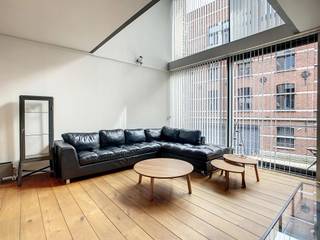 Modern, gemeubeld duplex- appartement met 1 slaapkamer en terras nabij het Eilandje! <br /><br />Dit prachtig appartement bevindt zich in de Duboisstraat, om de hoek van Park Spoor Noord en op een boogscheut van het hippe Eilandje!<br />Winkels, supermarkten, het openbaar vervoer en allerlei hippe bars en restaurants liggen op wandelafstand. <br />Bovendien zorgen de nabij gelegen invalswegen voor een goede bereikbaarheid. <br /><br />GA NAAR WWW.DEBOERENPARTNERS.BE OM RECHTSTREEKS UW ONLINE AFSPRAAK IN TE PLANNEN<br /><br />Een grote troef is het gezellige terras aan de achterzijde van het gebouw, waar het tijdens te warmere dagen heerlijk vertoeven is. Bovendien is het appartement <br /><br />De indeling is als volgt: <br />Gelijkvloers: Inkomhal via lift, lichtrijke leefruimte , Open keuken met vaatwasmachine, microgolfoven, oven en ijskast, Bergruimte met diepvries, terras, trap naar eerste verdieping<br />Eerste verdieping: inkomhal via lift, ruime slaapkamer met ingemaakte kast, badkamer met inloopdouche en dubbele lavabo, apart toilet, bergruimte met aansluiting voor wasmachine en droogkast. <br /><br />Bijzonderheden: <br />- Algemene kosten: € 75,00 voor onderhoud gemeenschappelijke delen <br />- Beschikbaar vanaf 15/06<br /><br />GA NAAR WWW.DEBOERENPARTNERS.BE OM RECHTSTREEKS UW ONLINE AFSPRAAK IN TE PLANNEN