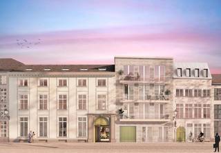 <strong>Regency Garden: duplex met verschillende mogelijkheden<br /></strong><br />Beleef het ultieme woongenot op een unieke locatie: een groene oase waar dromen werkelijkheid worden.<br />Regency Garden biedt een harmonieuze cohesie van monumentale en moderne architectuur. Achter de elegante gevels vindt u een plek doordrenkt met geschiedenis en een oase van rust en comfort, omringd door groen.<br />Ervaar het stadsleven zoals nooit tevoren.<br />Leef, beleef en herbeleef de rijke geschiedenis van het prachtige Antwerpen!<br />Deze bruisende metropool wacht buiten uw deur: een dynamische stad in ontwikkeling, waar telkens weer iets nieuw te ontdekken valt.<br /><br /><b>Indeling:<br /></b>- Private ingang op het gelijkvloers via de binnentuin<br />- Polyvalente ruimte aan de straatkant: ideaal voor kantoor of vrij beroep<br />- Eerste slaapkamer of bureau met mogelijkheden voor een badkamer<br />- Draaitrap of lift naar de eerste verdieping<br />- Riante woonkamer ca. 32 m² met open keuken<br />- Bureau of slaapkamer met douchekamer<br />- Hoofdslaapkamer met en-suite badkamer en toegang tot het terras<br /><br /><strong>Bijzonderheden:<br /></strong>- EPC A<br />- Vloerverwarming en zonnepanelen<br />- Mogelijkheden tot gebruik als kangoeroewoning of vrij beroep
