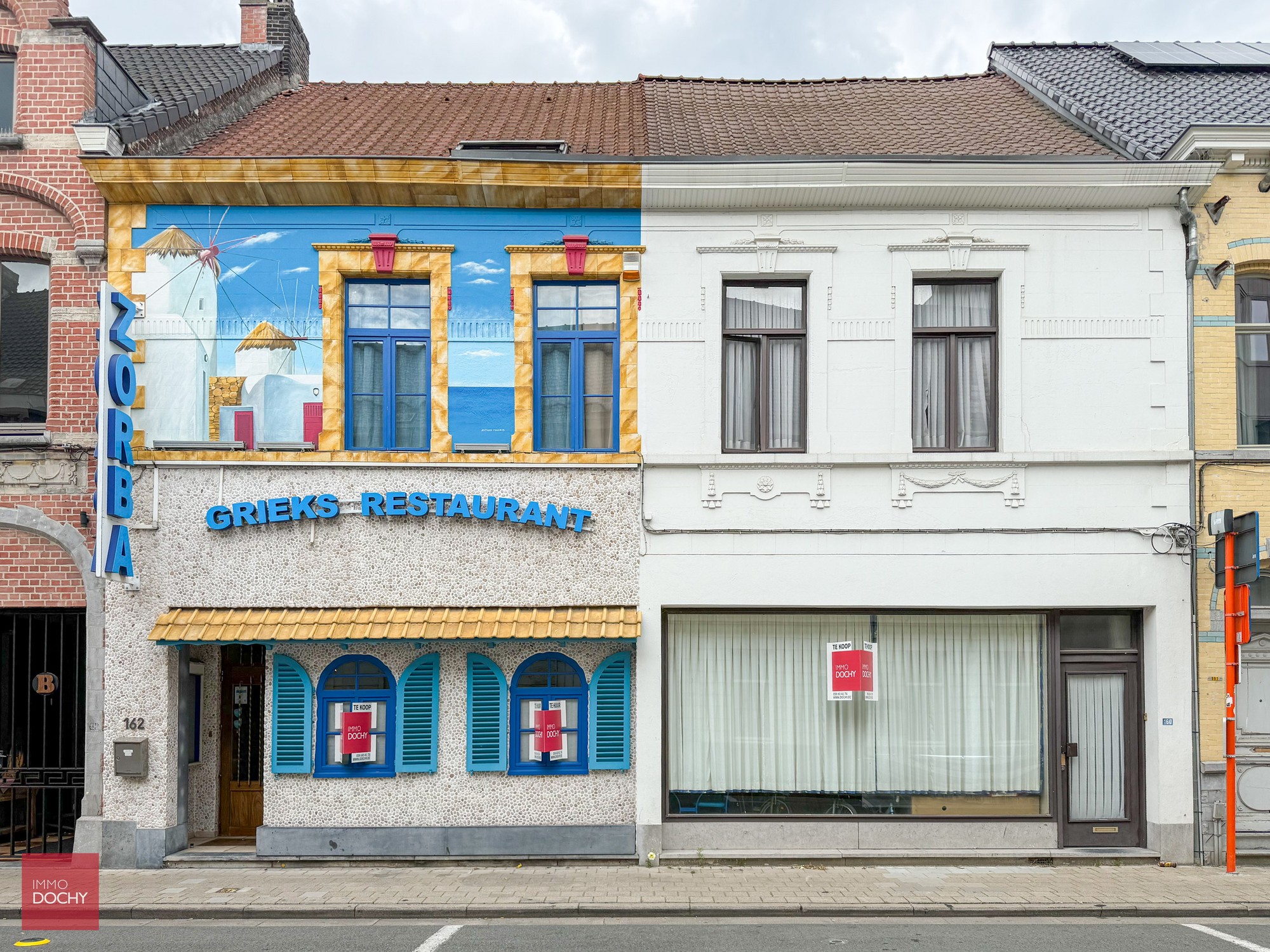 Twee handelspanden met een gezamelijke straatbreedte van ca 12m.