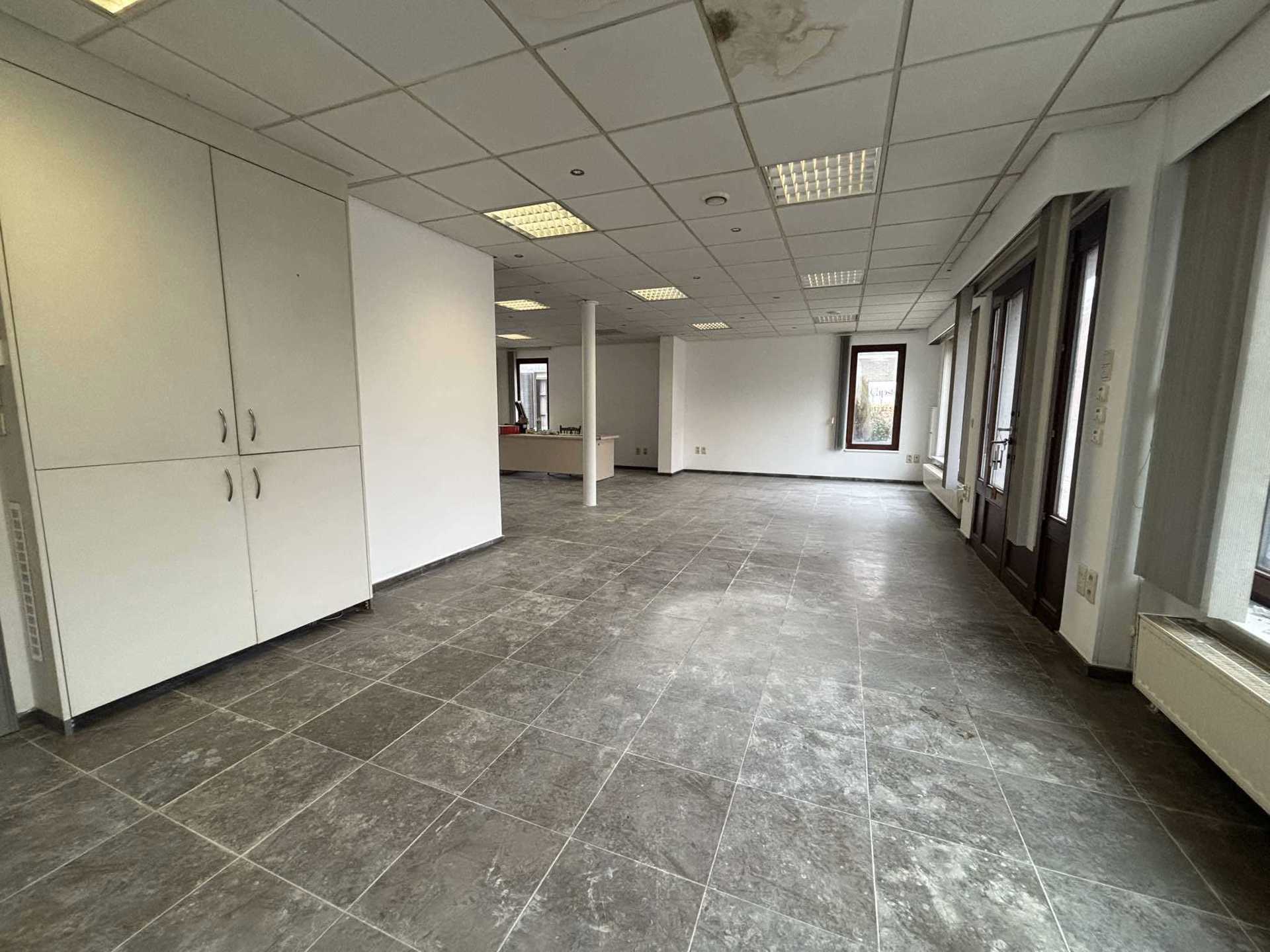 Multifunctioneel gebouw met duplex en handelgelijkvloers - foto 3