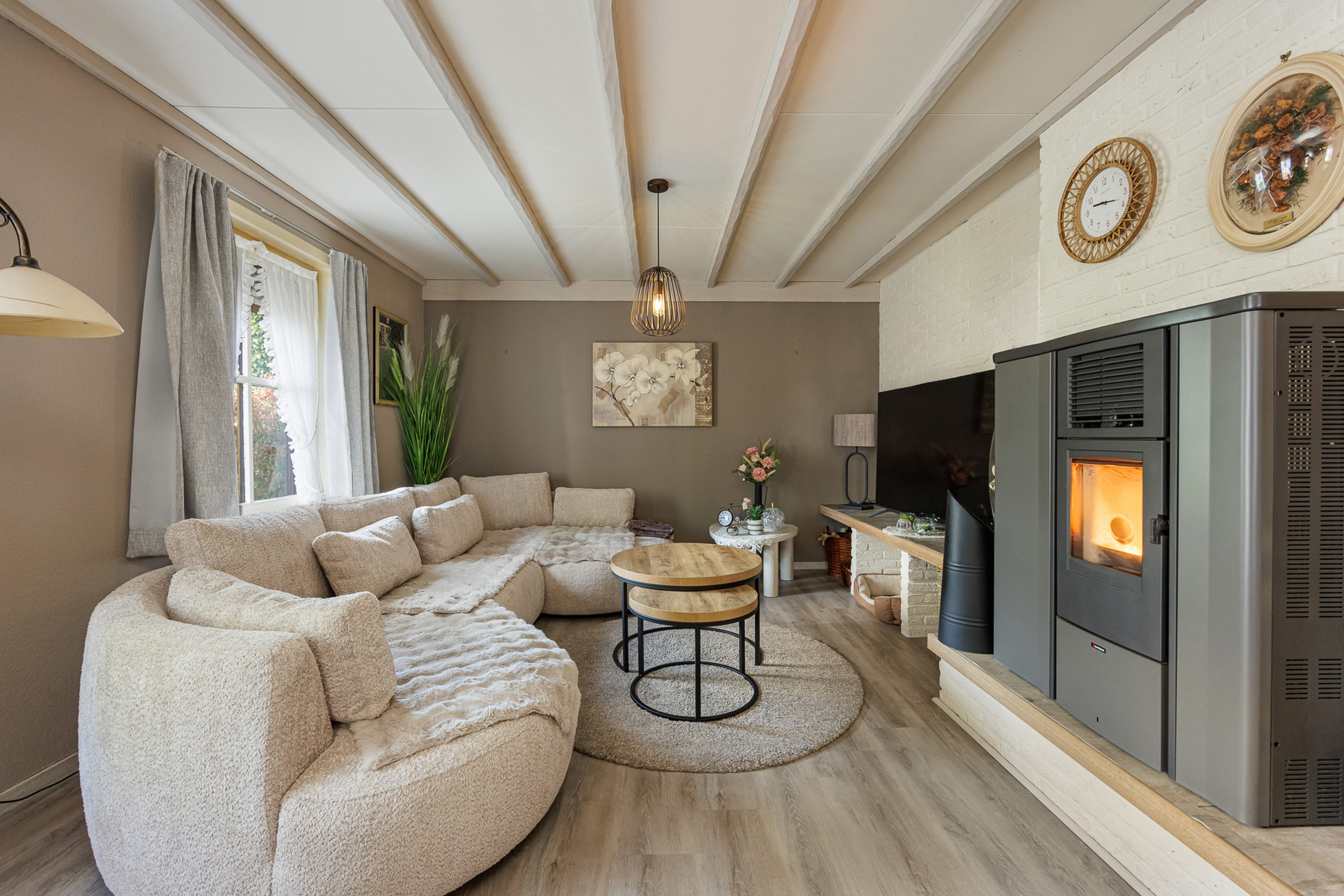 Woning op 528 m² met o.a. 4 slaapkamers en garage - foto 3