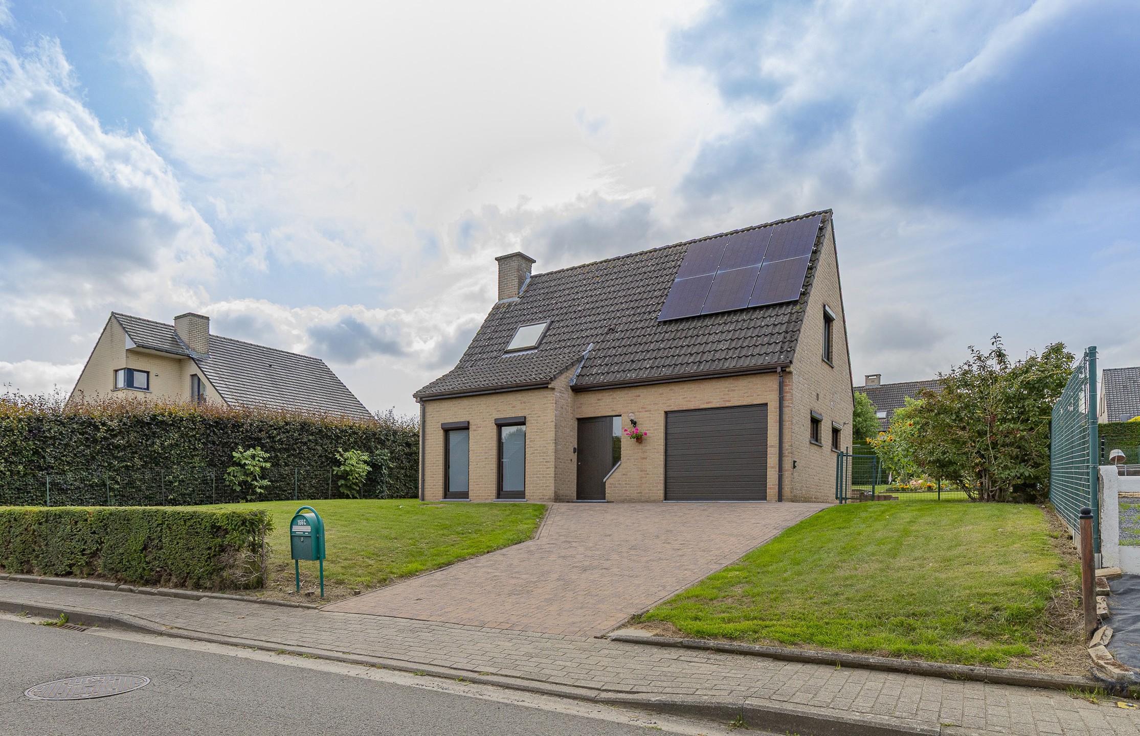RONSE - Instapklare woning met 3 slpks en mooie tuin - foto 1