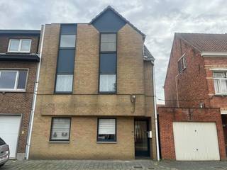 Gezellig 1-slaapkamerappartement in hartje Mol mét ruim terras en afgesloten garageIn het centrum van Mol, op een plek waar je werkelijk alles te...