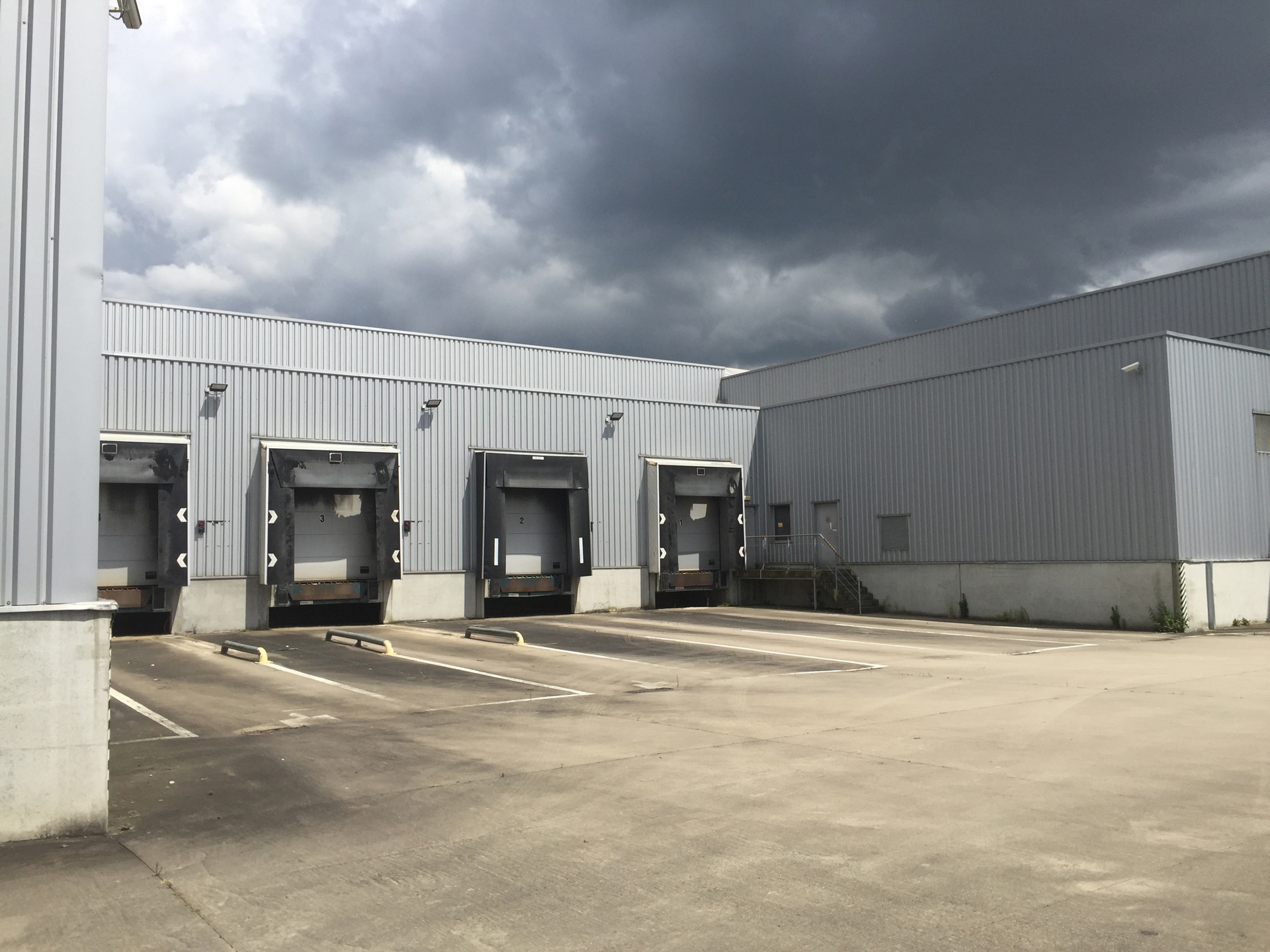 Commercial à louer à Ath - photo 4