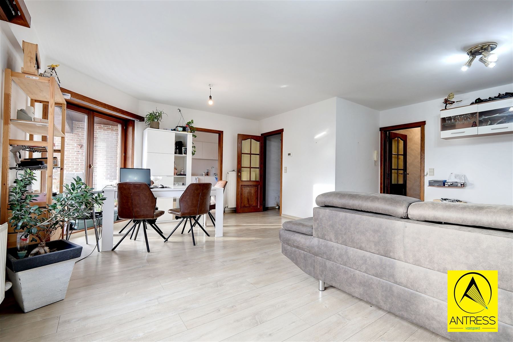 Ruim appartement (130 m²) in het hart van Edegem - foto 3