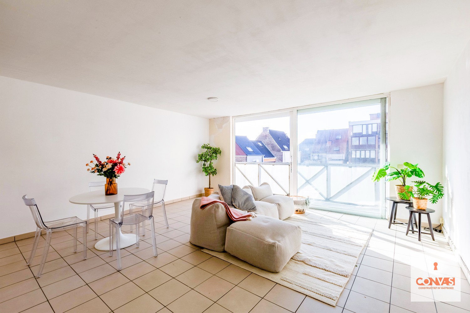 Lichtrijk appartement met terras en garagebox - photo 1