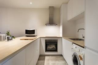 Het gelijkvloers appartement dat we hier te huur aanbieden in Deurne bevindt zich in een uitstekende staat en is gelegen in zeer bereikbare en...