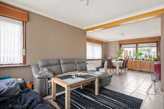 Stap binnen in deze prachtige, instapklare halfopen woning met 3 slpk., 2 badk., oprit, grote garage, terras en tuin op 04 are 78 ca. Deze woning...