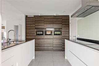 Deze instapklare villa is gelegen in een doodlopende straat, wat zorgt voor een veilige en kindvriendelijke omgeving. De ligging is bijzonder...