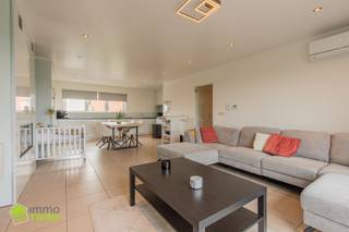 Ruim en stijlvol duplex appartement (155m²) met garage en staanplaats te Schoonaarde (Dendermonde) | BEZOEKDAG 11/04 op afspraak Dit ruim en...