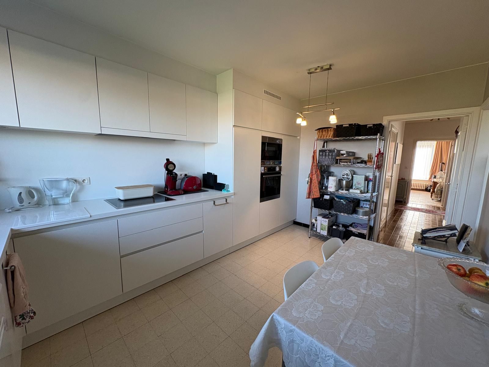 Ruim appartement met zonnig terras, groen uitzicht en garage te huur in Mariakerke, Oostende. - foto 4