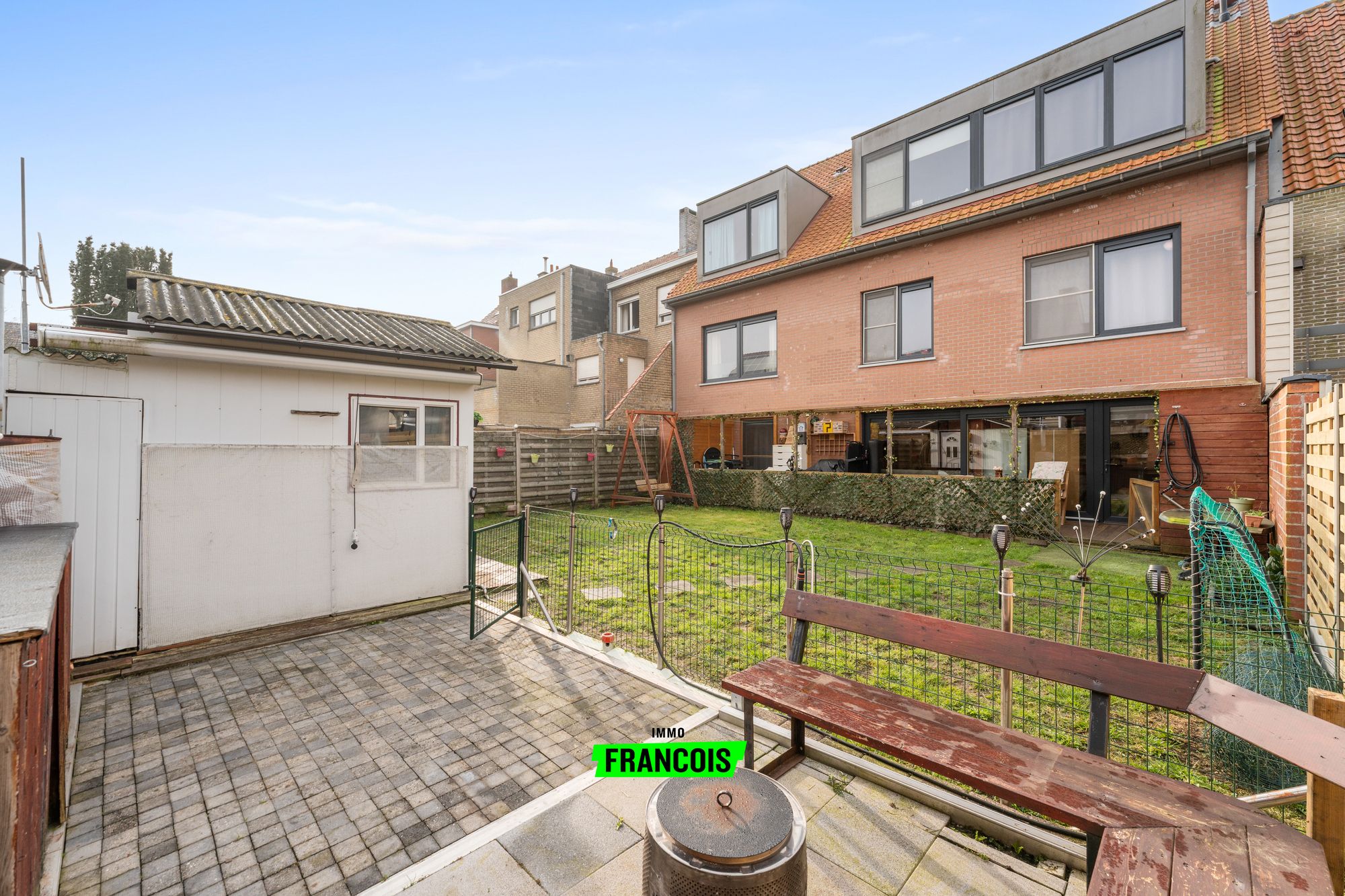 Gelijkvloers appartement met twee slaapkamers en opvallend ruime zonnige tuin in Blankenberge - foto 2