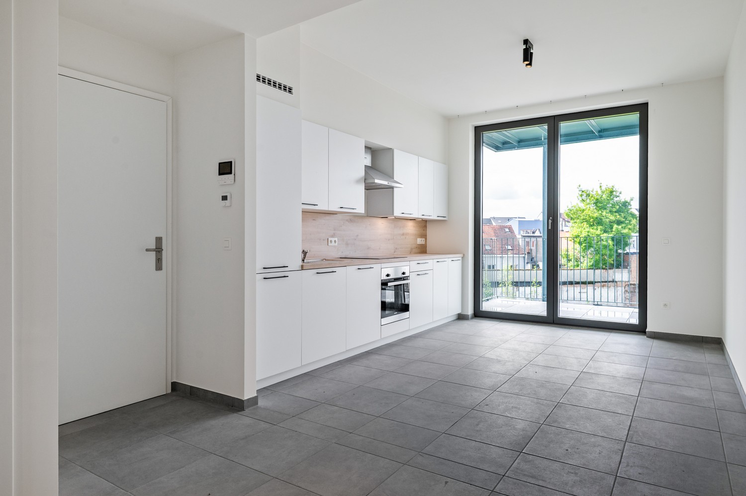 Apartment for rent in Antwerp with 2 bedrooms - photo 2
