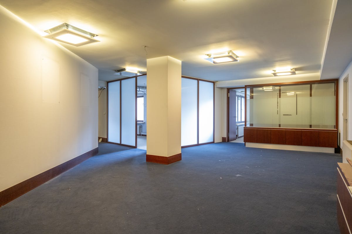 Uniek gelegen commercieel pand in het hart van Kortrijk - foto 3