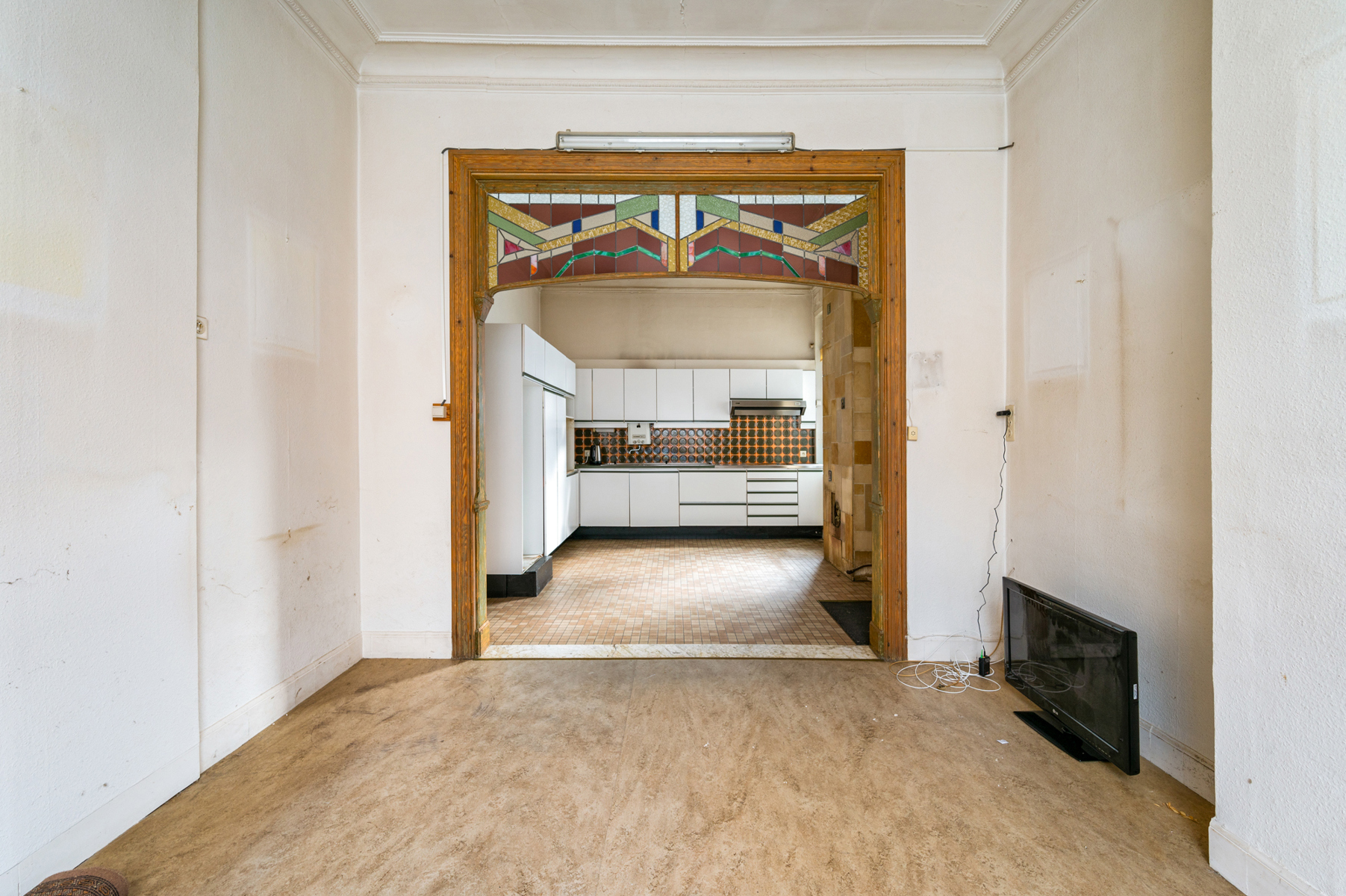 Karaktervolle op te knappen stadswoning met magazijn.  - foto 5