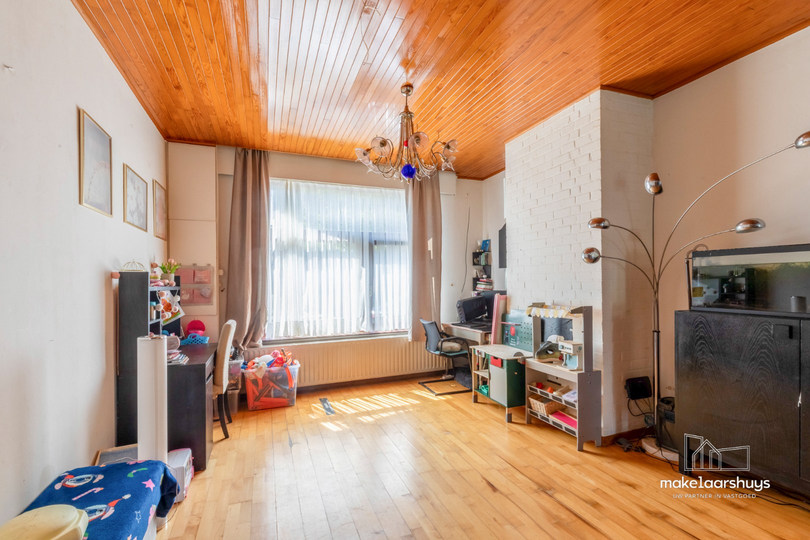 Ruime woning met 4 slpk en aangename tuin te Sint-Amandsberg - foto 4