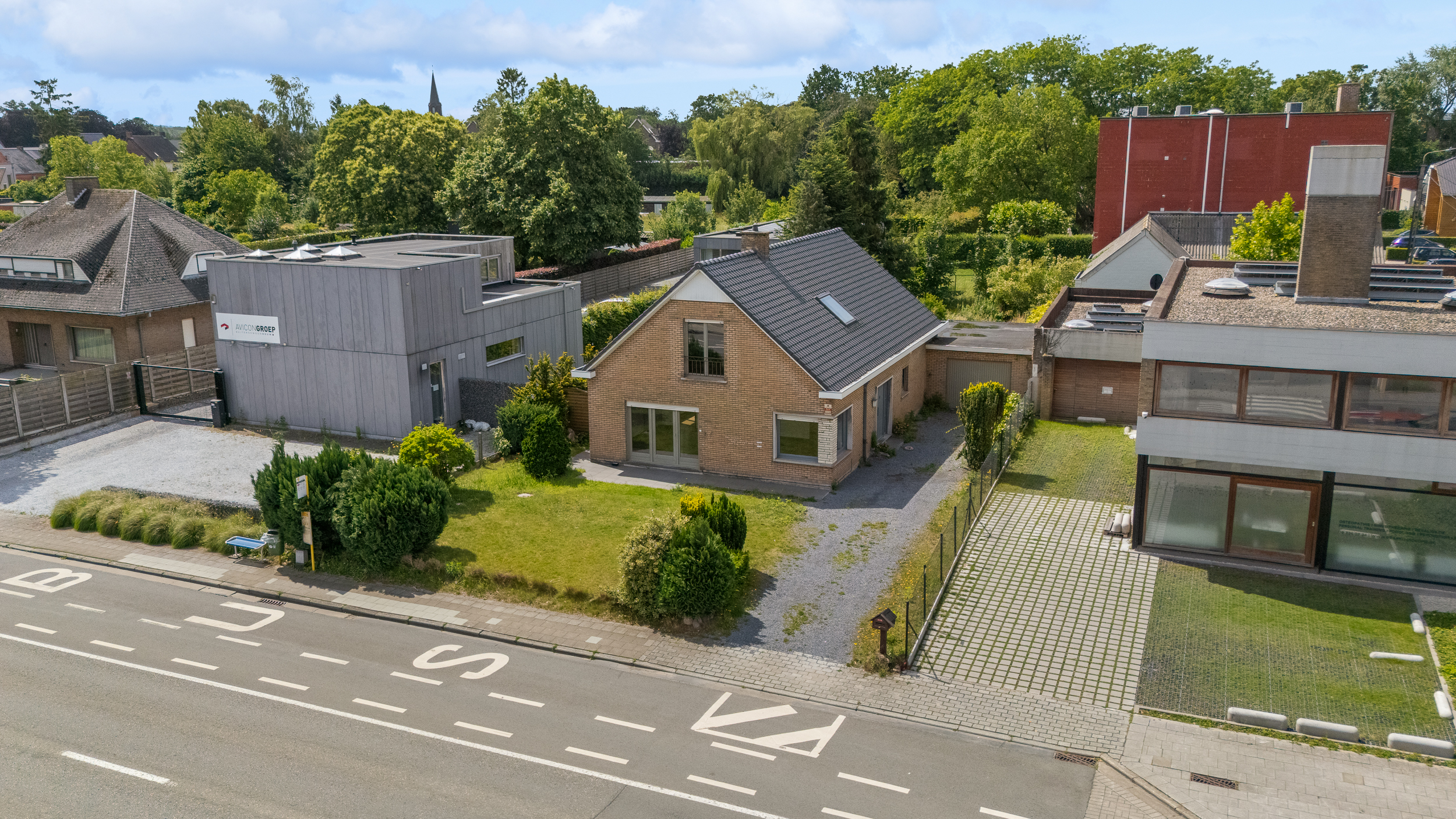 Alleenstaande bungalow met 4 kamers op toplocatie. - foto 1