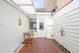 Ready to move in two-bedroom house for sale located in Nieuwpoort, Emiel Coppietersstraat 114. Located a short distance from the city center...
