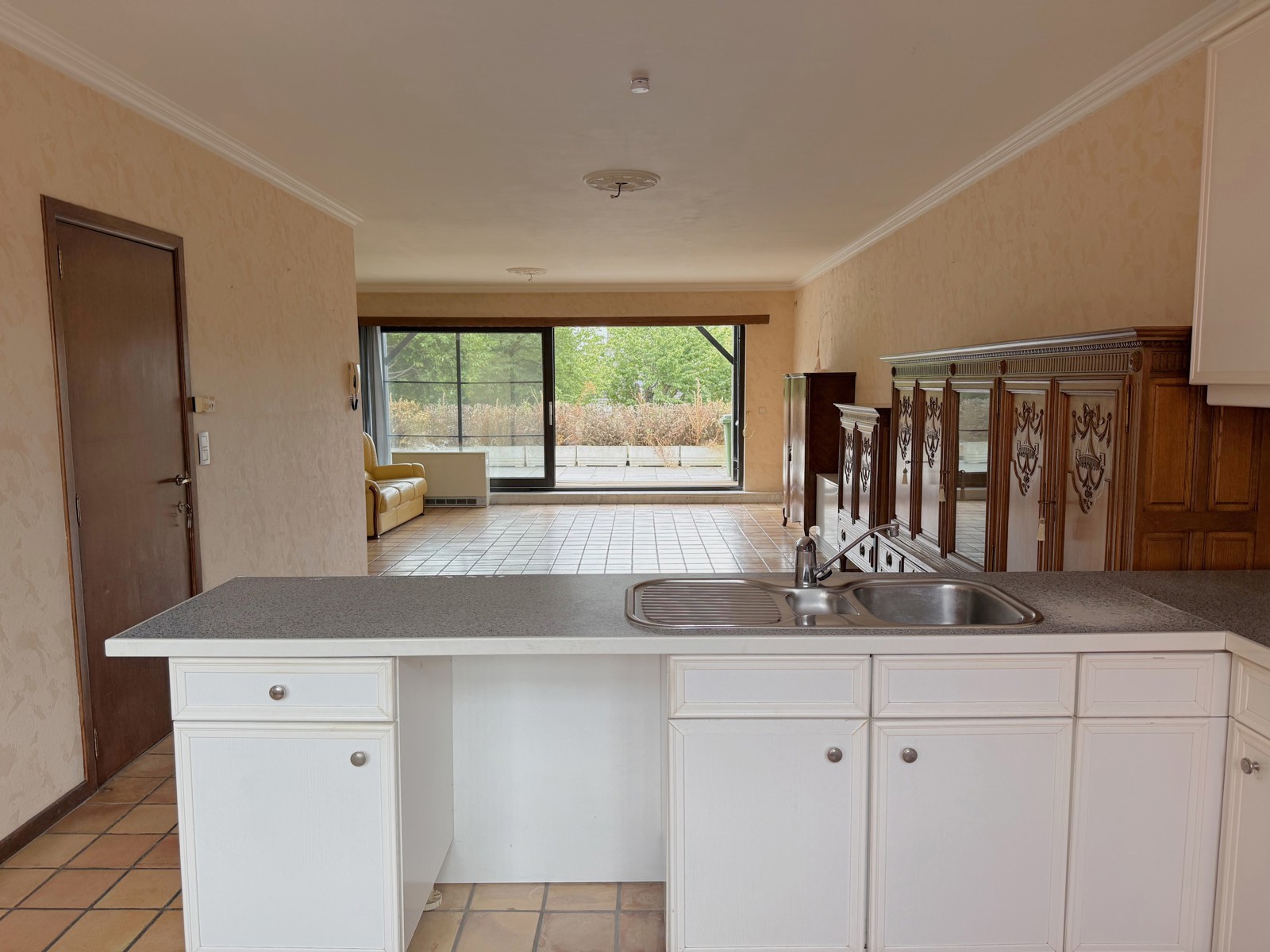 Uitzonderlijk ruim duplex-appartement met staanplaats te koop! - foto 4