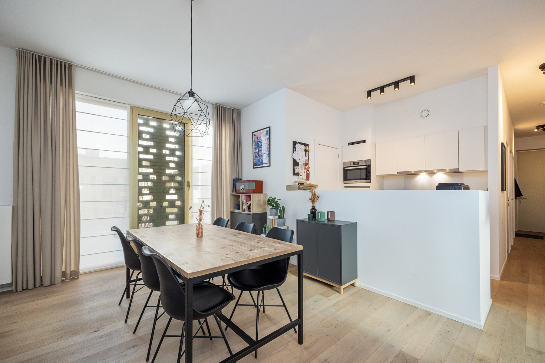 Moderne patiowoning met 3 slaapkamers en zonnige privé patio - foto 3