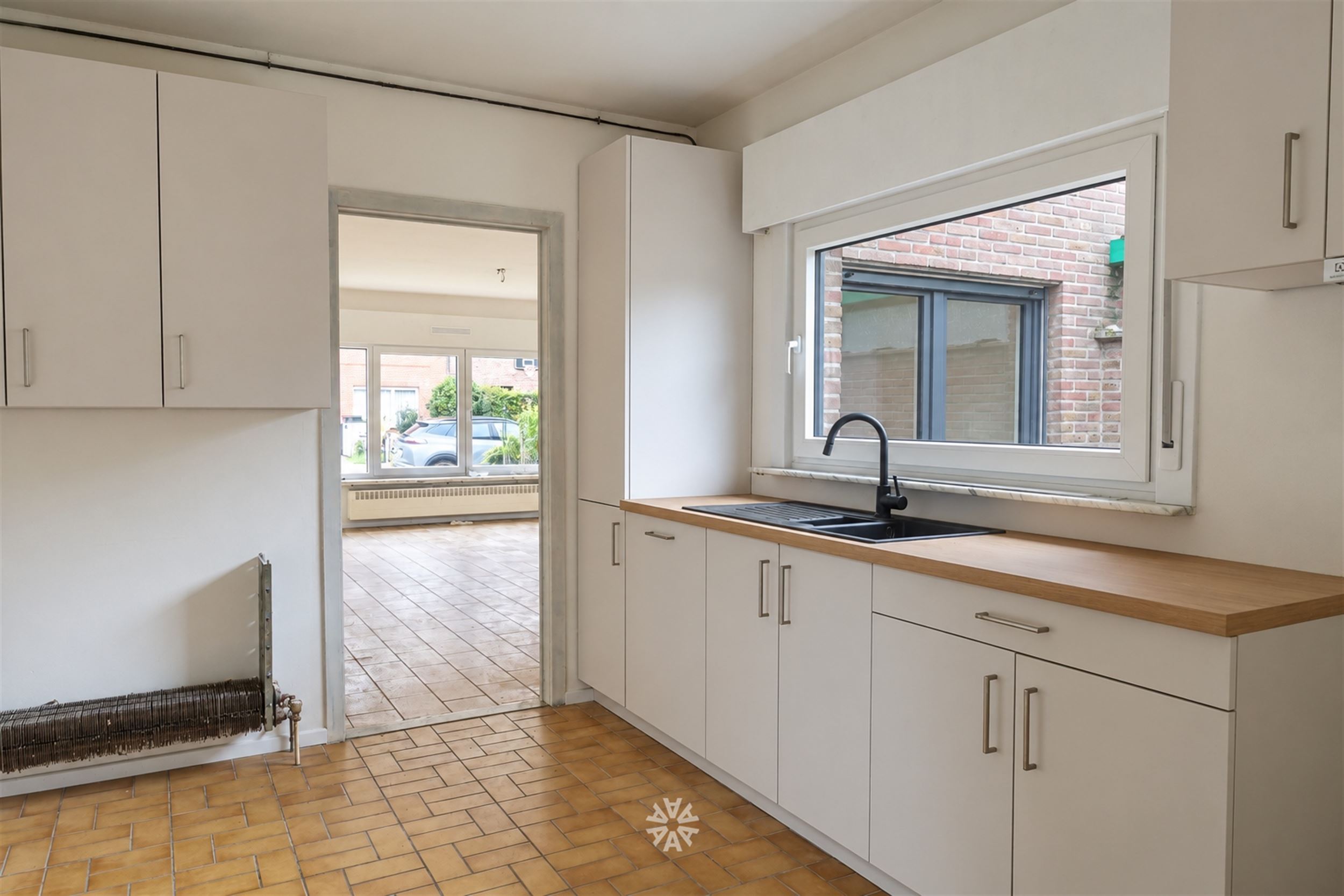 Gerenoveerde rijwoning met inpandige garage te huur in Wondelgem - foto 4