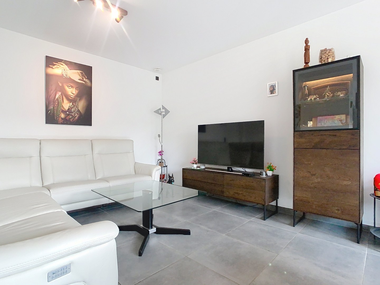 Luxe gelijkvloers appartement met tuin, 2 slaapkamers en dressing - foto 4