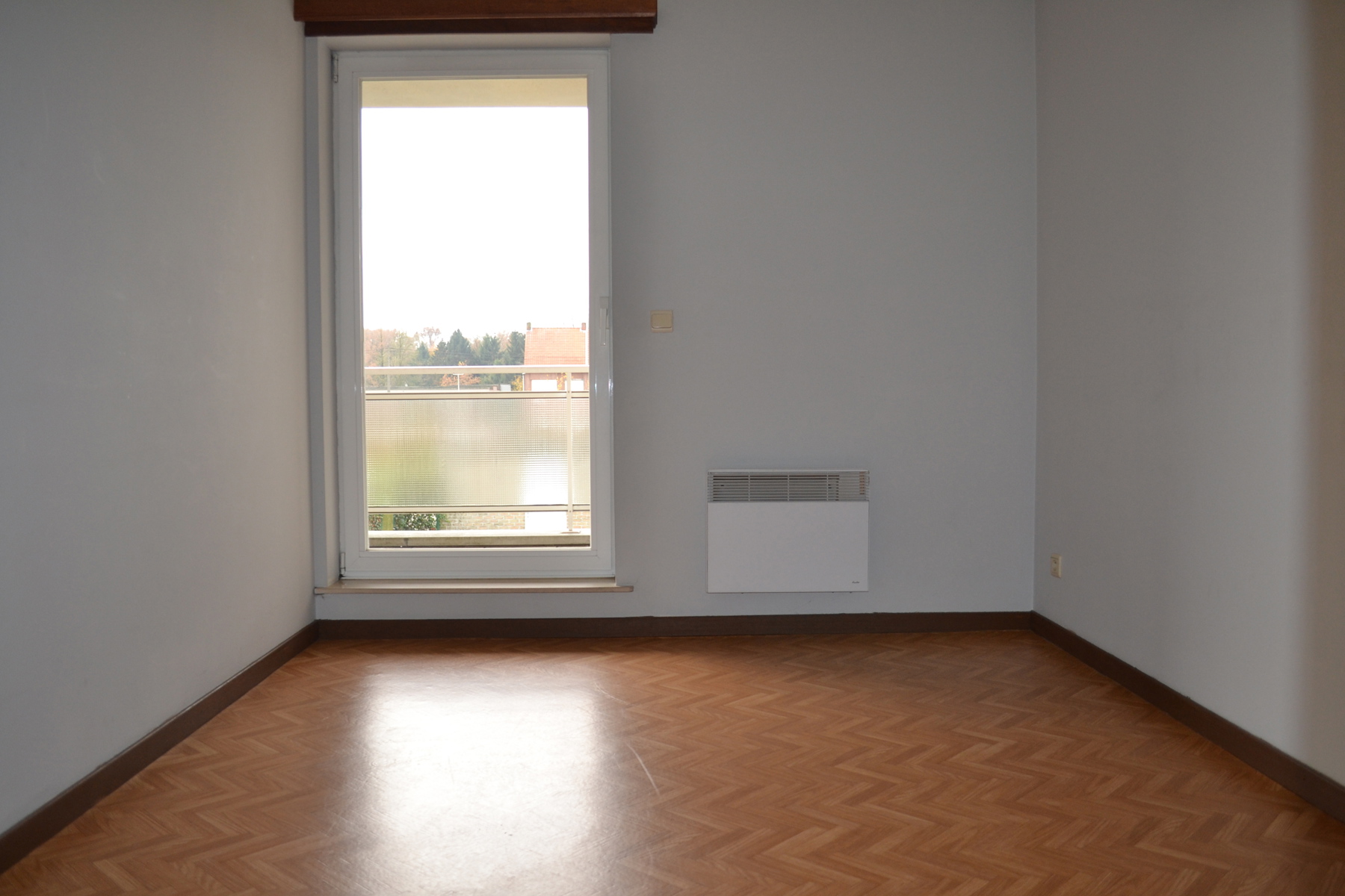 APPARTEMENT OP 1STE VERDIEPING MET 2 SLAAPKAMERS EN GARAGE - foto 4