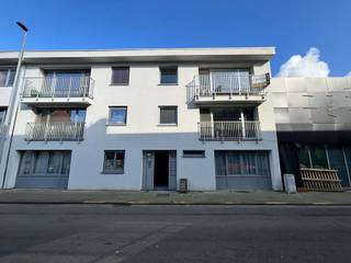 Dit charmante appartement, gelegen in het hart van het dorpscentrum van Appels, biedt een perfecte combinatie van comfort en locatie. Het bevindt...