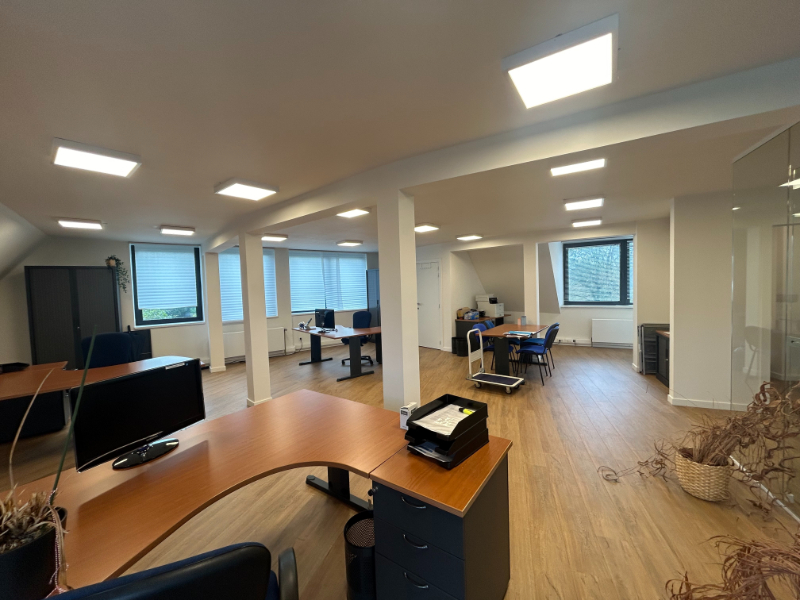 Modern kantoor te huur op zichtlocatie aan de rand van Gent - foto 3