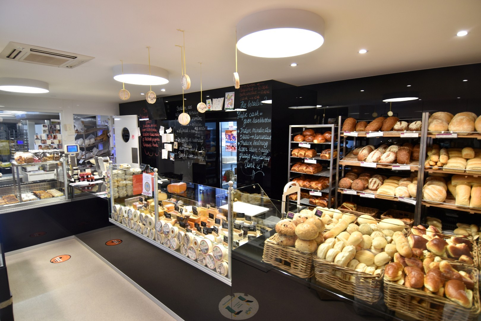 Succesvolle bakkerij met bovenliggende woonst te koop in Heule - foto 4