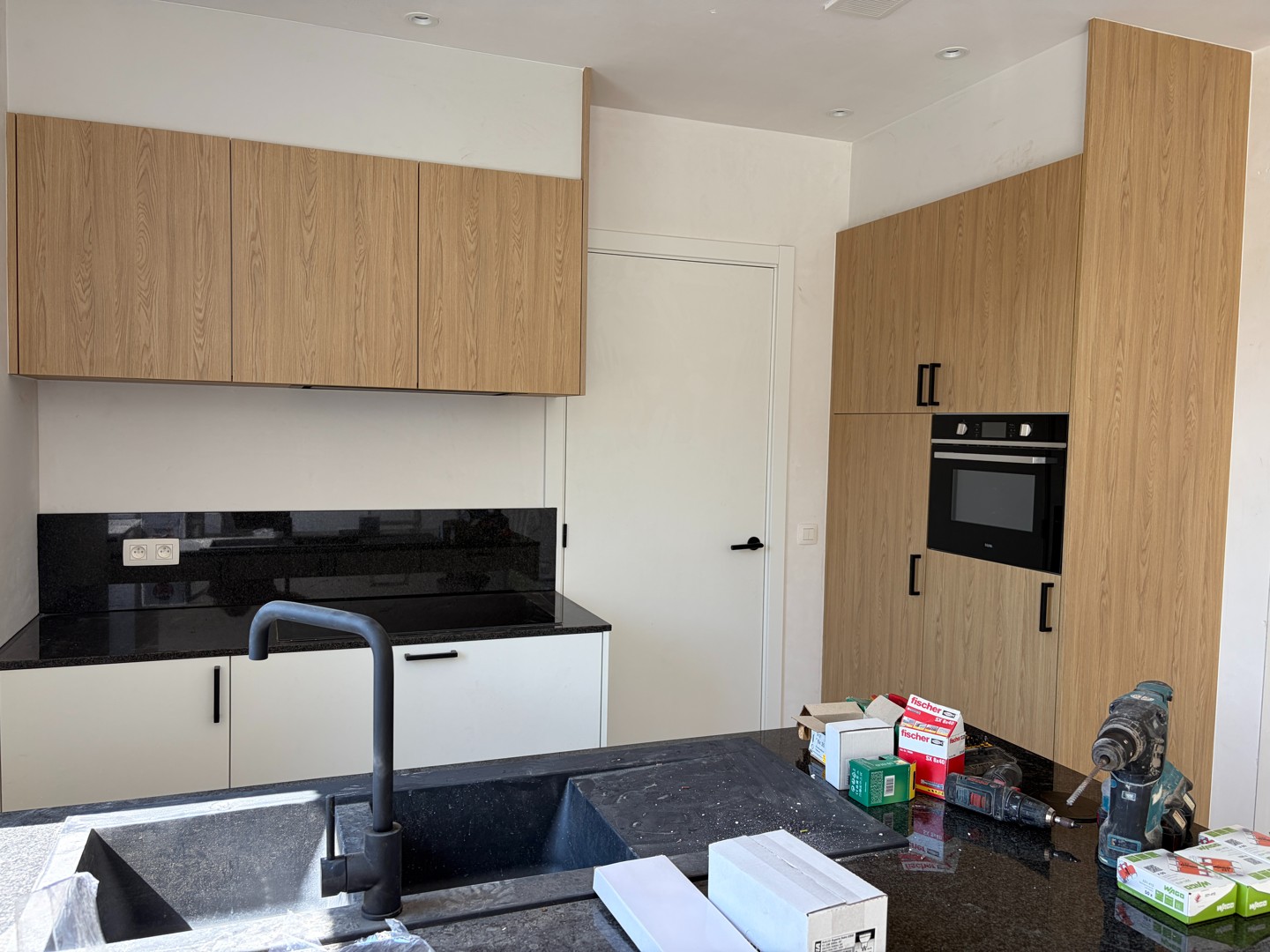 Moderne halfopen woning met 3 slpk, garage en tuin - foto 5