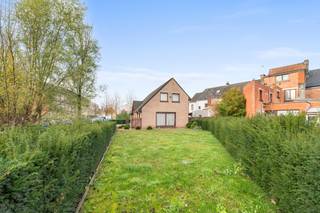 Te koop: ruime open bebouwing in Sint-Gillis-Bij-Dendermonde, op een centrale locatie nabij station, scholen en winkels.Deze vrijstaande woning uit...