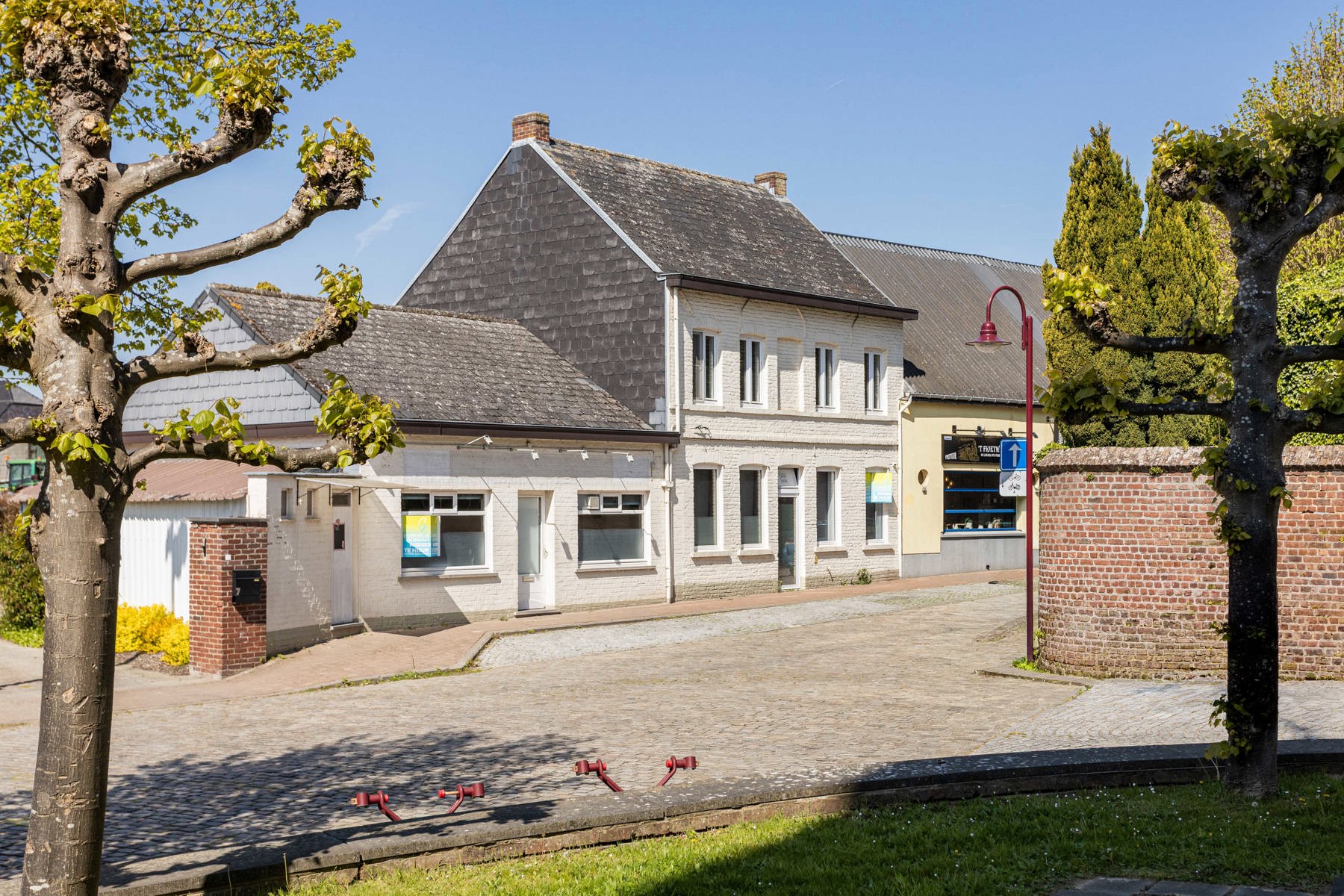 Commercial à louer à Grammont - photo 4