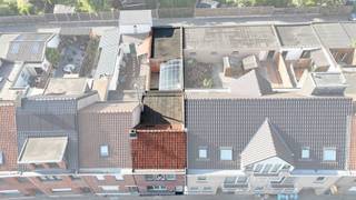 Instapklare woning met grote garage en uitweg in Harelbeke!Bij het betreden van de woning kom je terecht in de gezellige en lichtrijke leefruimte,...