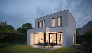 Gelegen langs de Coppenslaan te Galmaarden geniet je van de rust die de omgeving jou te bieden heeft. Het uiterste bouwperceel in een doodlopende straat zonder passage is de ultieme woonbeleving. Zowel de school, bakker, beenhouwer, buurtwinkel bevinden zich op wandelafstand. Je geniet dus van alle voorzieningen op een boogscheut van je nieuwbouwvilla. Wil jij op deze locatie wonen? Samen bouwen we hier je droomwoning op jouw maat en budget, en volledig volgens jouw smaak. <br /><br />We begeleiden u in jouw keuzes, zodat je zelf je stempel kan drukken op de afwerking van je woning. Benieuwd naar de mogelijkheden? Of plan je graag een afspraak in om een kijkwonnig te bezoeken? Contacteer Pieter Cardoen via het contactformulier op deze pagina of op 0475 36 12 52 - pieter@cornelis-partners.be.<br /><br />De prijzen zijn excl. BTW en kosten (verkooprechten & notariskosten). De huizen worden afgewerkt aangeboden volgens het respectievelijke (project)lastenboek. De afbeeldingen en oppervlaktes zijn indicatief. Plannen, lastenboek e.d beschikbaar op aanvraag.