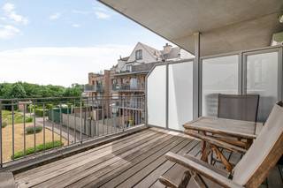 Dit instapklaar appartement op de eerste verdieping is gelegen in het hart van Wijnegem, op wandelafstand van winkels, scholen en het tramstation,...