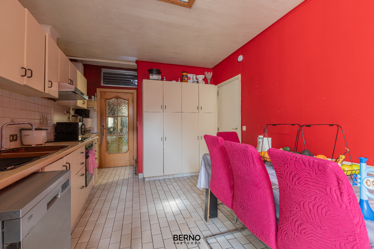 Op te frissen woning met koer - foto 5