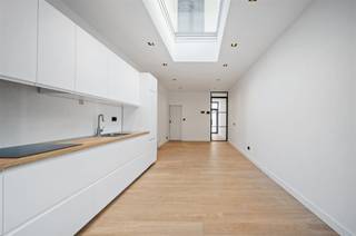 Dit vernieuwde huis in de Magdalenasteenweg, ligt in het hart van het dorp, op slechts een paar minuten wandelen van het station van Muizen. U...