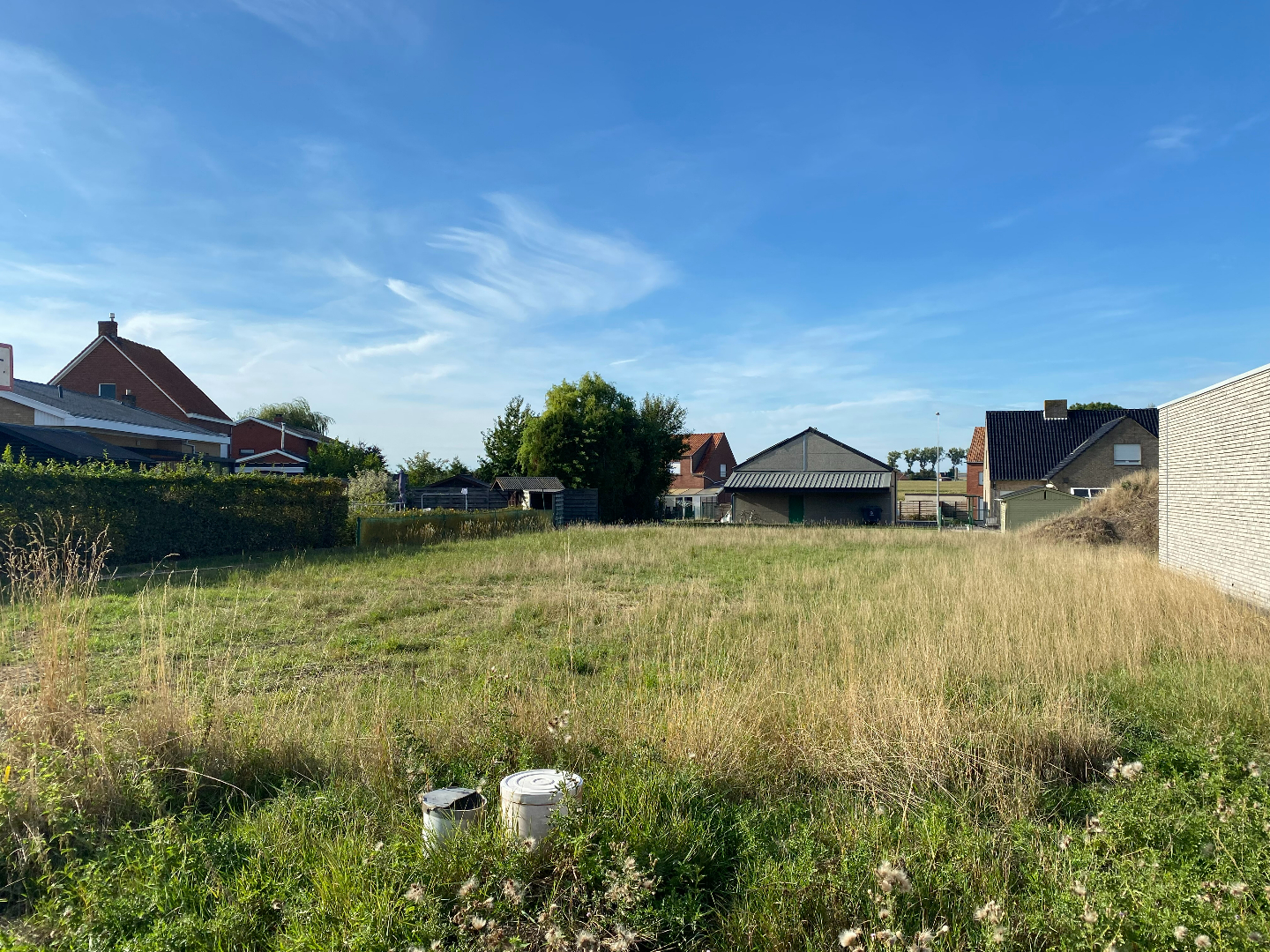 Mooi gelegen stuk bouwgrond voor open bebouwing zonder bouwverplichting. - foto 2