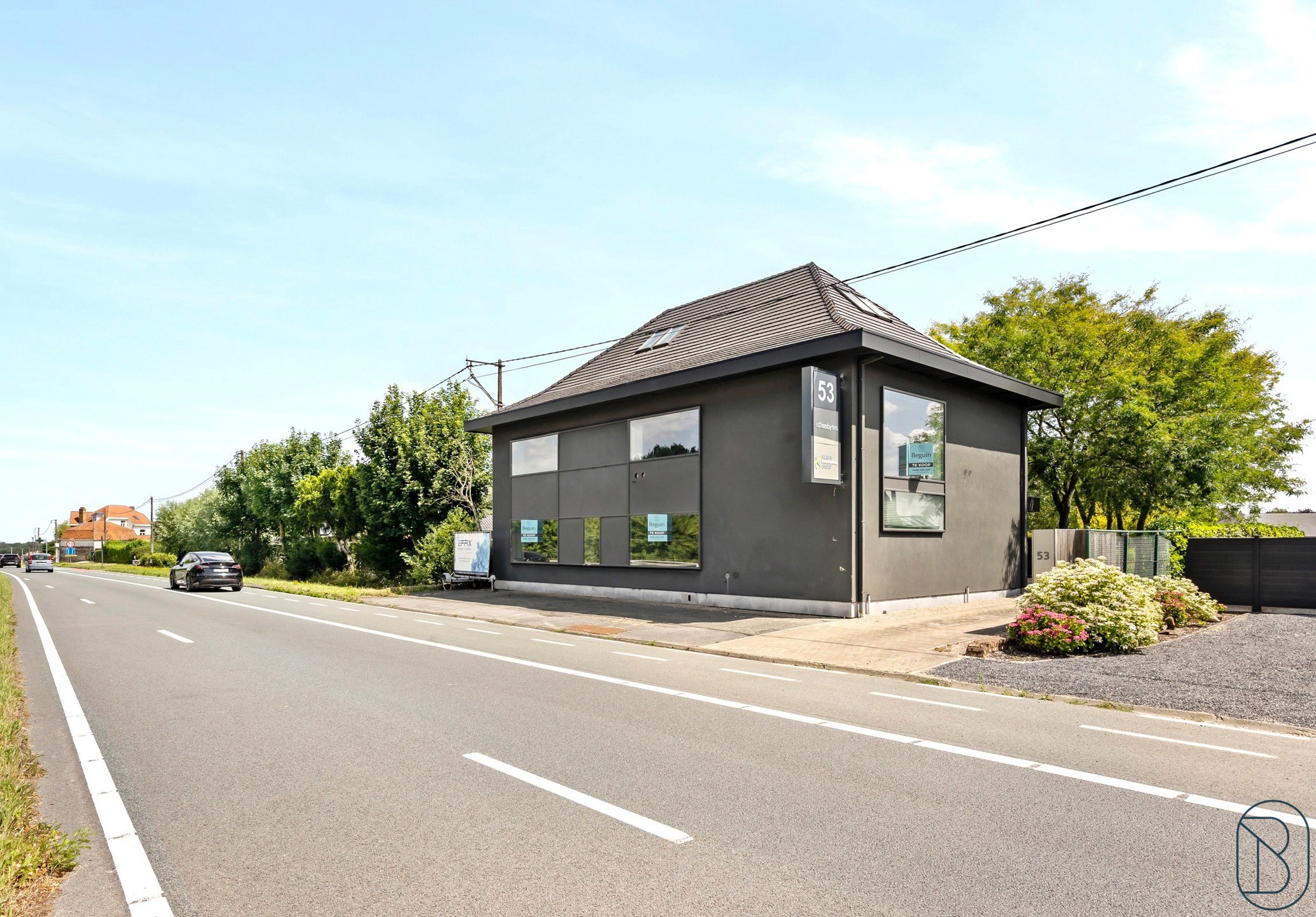 TOPgelegen commerciële eigendom met grote parking.  - foto 5