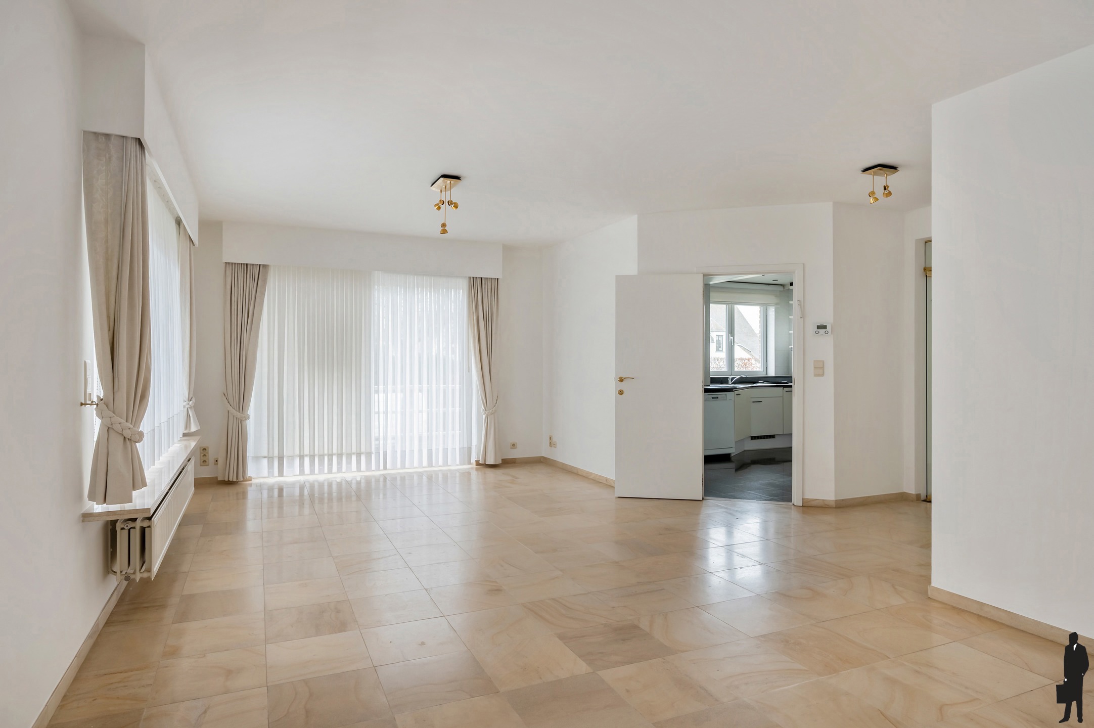 Ruim villa-appartement met 4 slaapkamers &amp; garage - foto 4