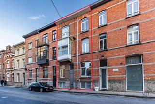 Op een absolute topligging, in een zijstraat evenwijdig met de Overpoort en op wandel- en fietsafstand van verschillende scholencampussen en...